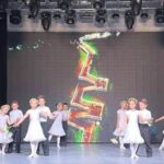 Перші кроки на професійній сцені